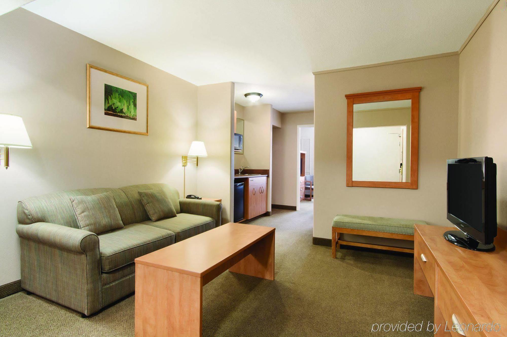 HOTEL DAYS INN & SUITES BY WYNDHAM THUNDER BAY 3* (Canada) - from £ 94